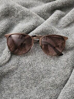 Foster Grant City Collection Brown Round Sunglasses SS1019 CC 18‑05 UV Protectio